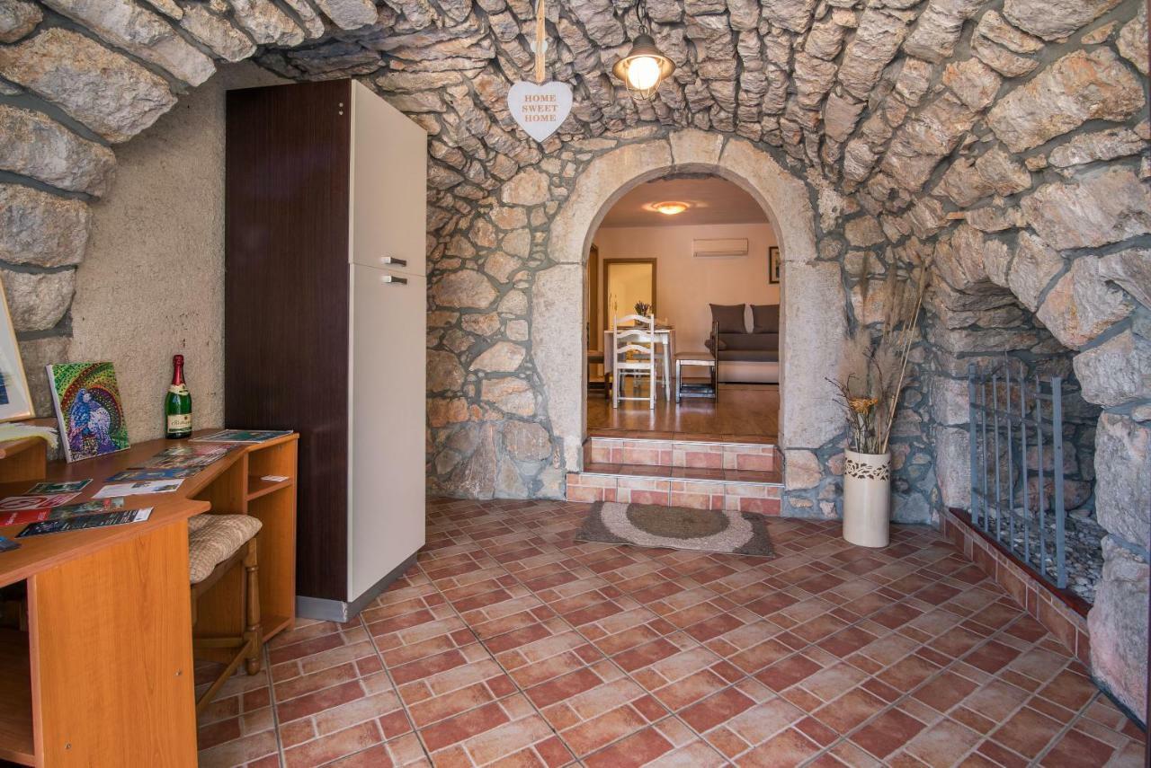 Apartmani Marija Malinska Exterior foto
